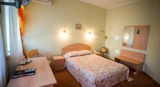 Гостиница Ля Ротонда Тольятти Двухместный номер с 1 кроватью или 2 отдельными кроватями-1